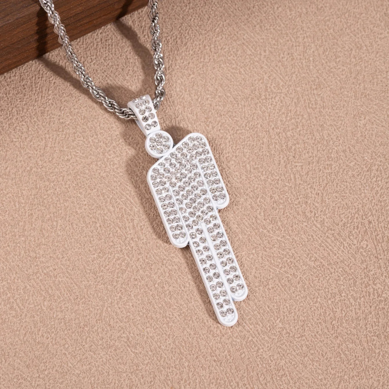 BLOHSH NECKLACE